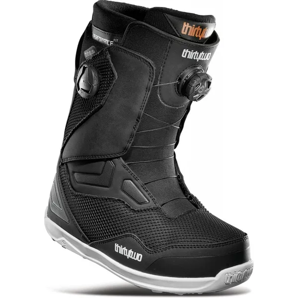 boots snowboard thirty two