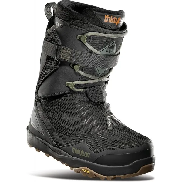 boots snowboard thirty two